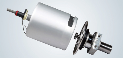 Pneumatic short fiber two-for-one twisting spindle